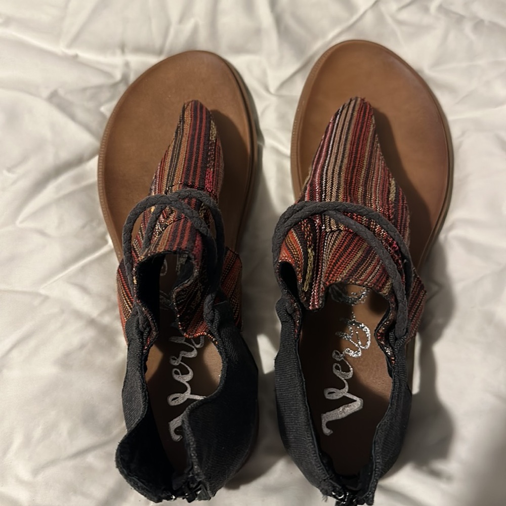 Very G Strappy Sandal size 11 EUC